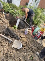 Drain cleaning and unclogging for sinks and tubs