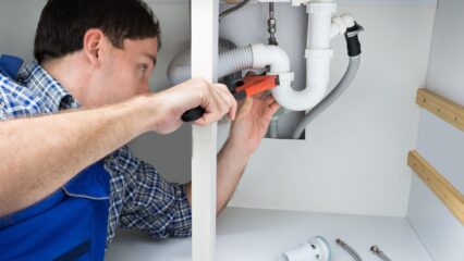 Drain and sewer line cleaning and unclogging for smooth water flow