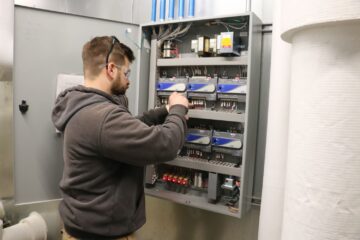 Licensed commercial electrical contractor in Rock Island IL