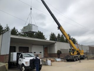 Expert air conditioning installation with energy-efficient systems