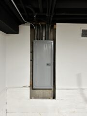 Under-cabinet lighting installation for kitchens