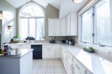 Deep cleaning services for kitchens, bathrooms, and bedrooms