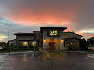 Olive Garden Italian Restaurant – Classic Italian Cuisine & Family Dining - Italian restaurant in Decatur, Illinois