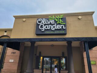 Olive Garden Italian Restaurant – Fresh Pasta and Family Favorites - Italian restaurant in St. Charles, Illinois