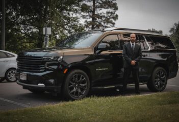 Executive sedan transportation for business and airport travel